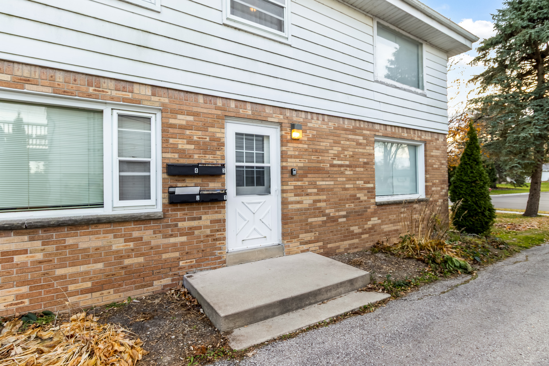 W166N9182 Grand Avenue - 4