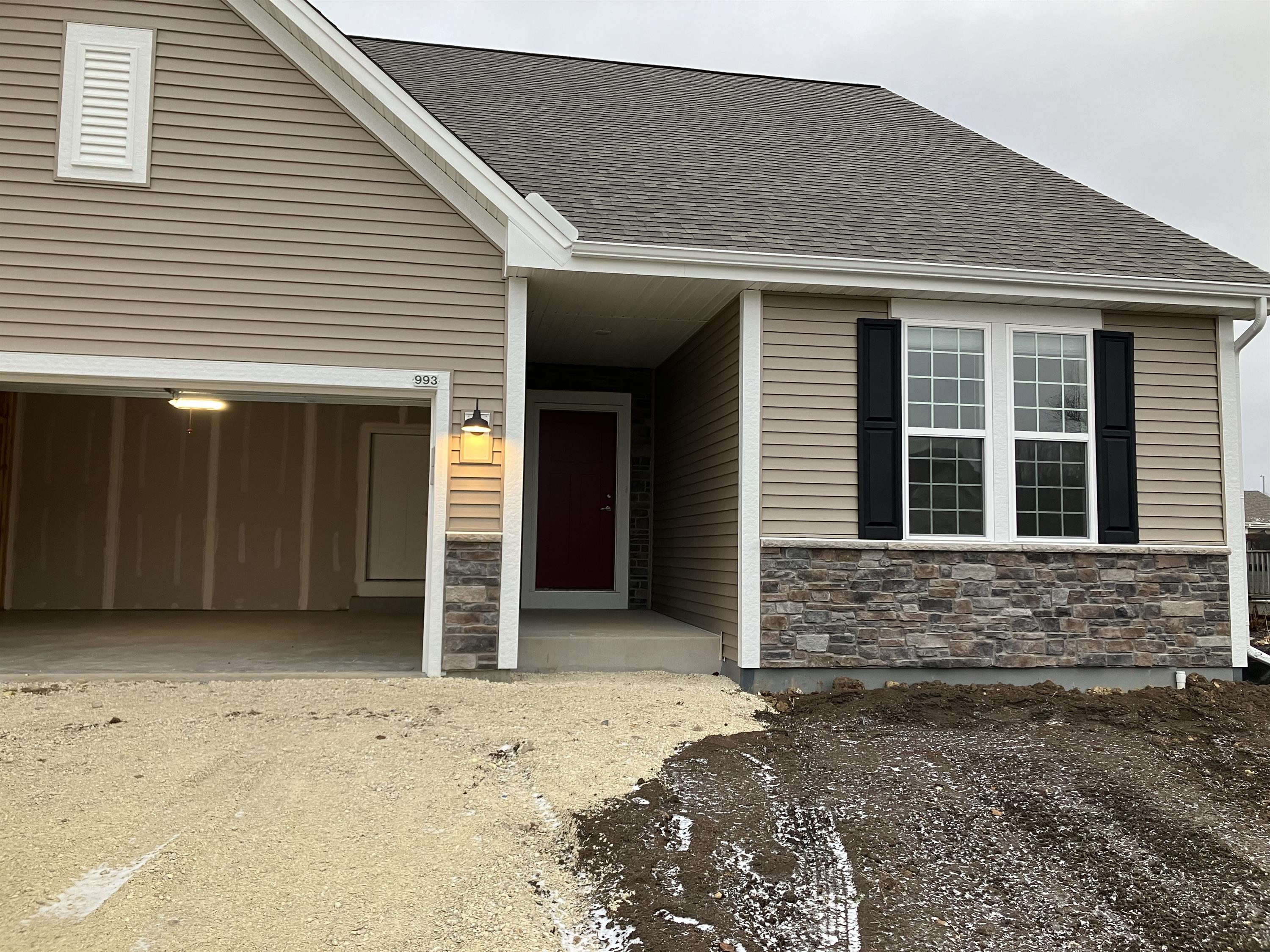 993 Cascade Circle